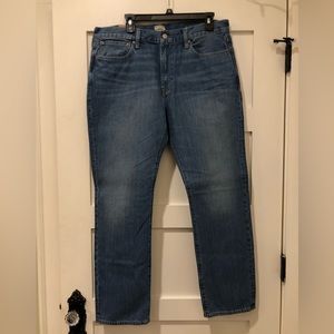 New Jcrew Jeans. Men. Straight fit 770 medium wash. 36/30